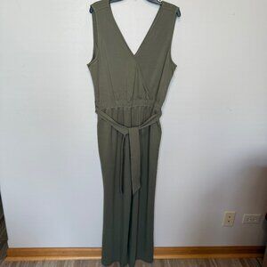 NWT The Drop Caralynmirand Olive Green V-Neck Jumpsuit Size X-large